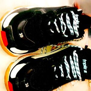 MEN'S TRIPLE S SNEAKER IN BLACK BALENCIAGA